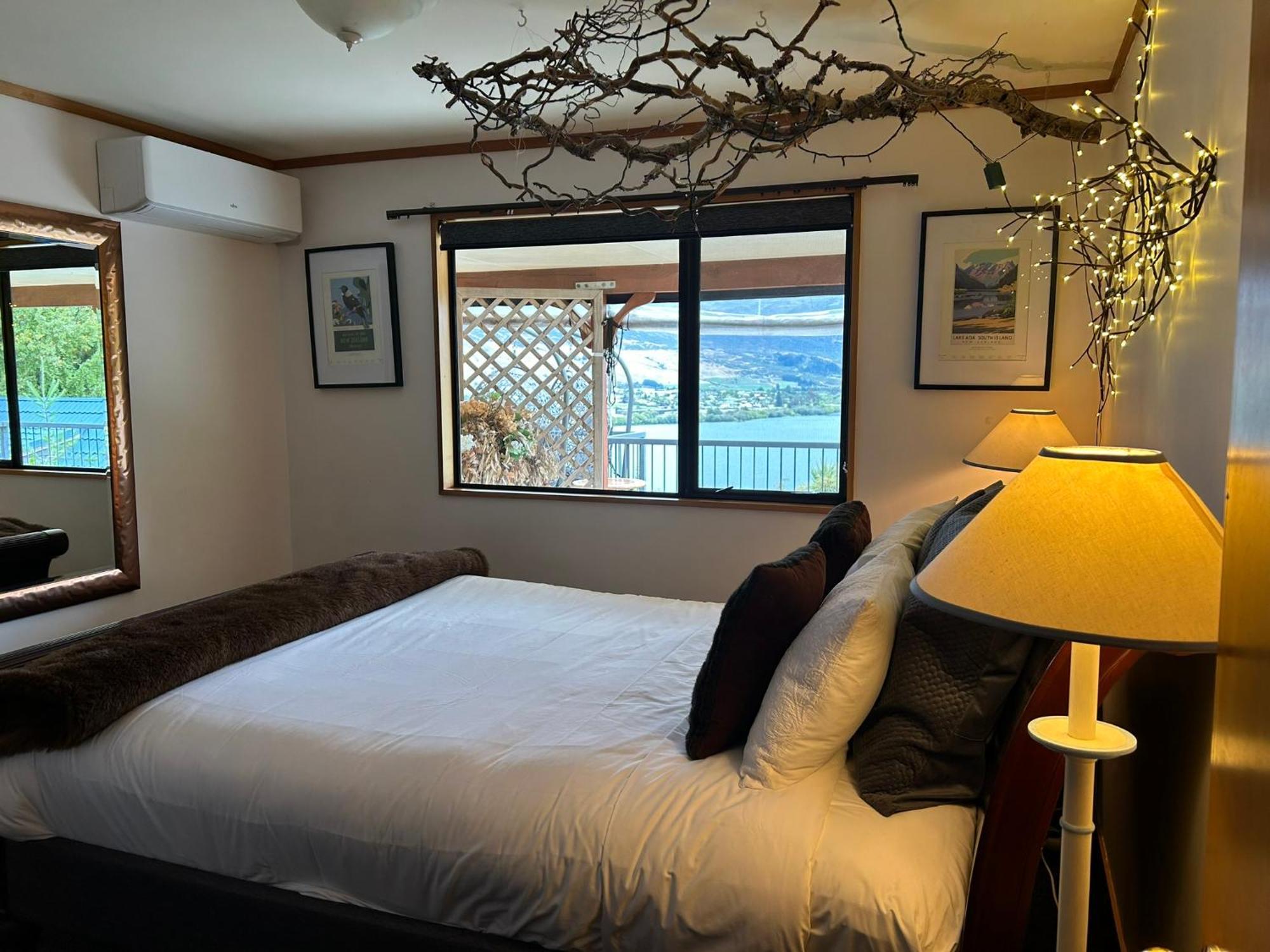 The Embassy B&B クイーンズタウン エクステリア 写真